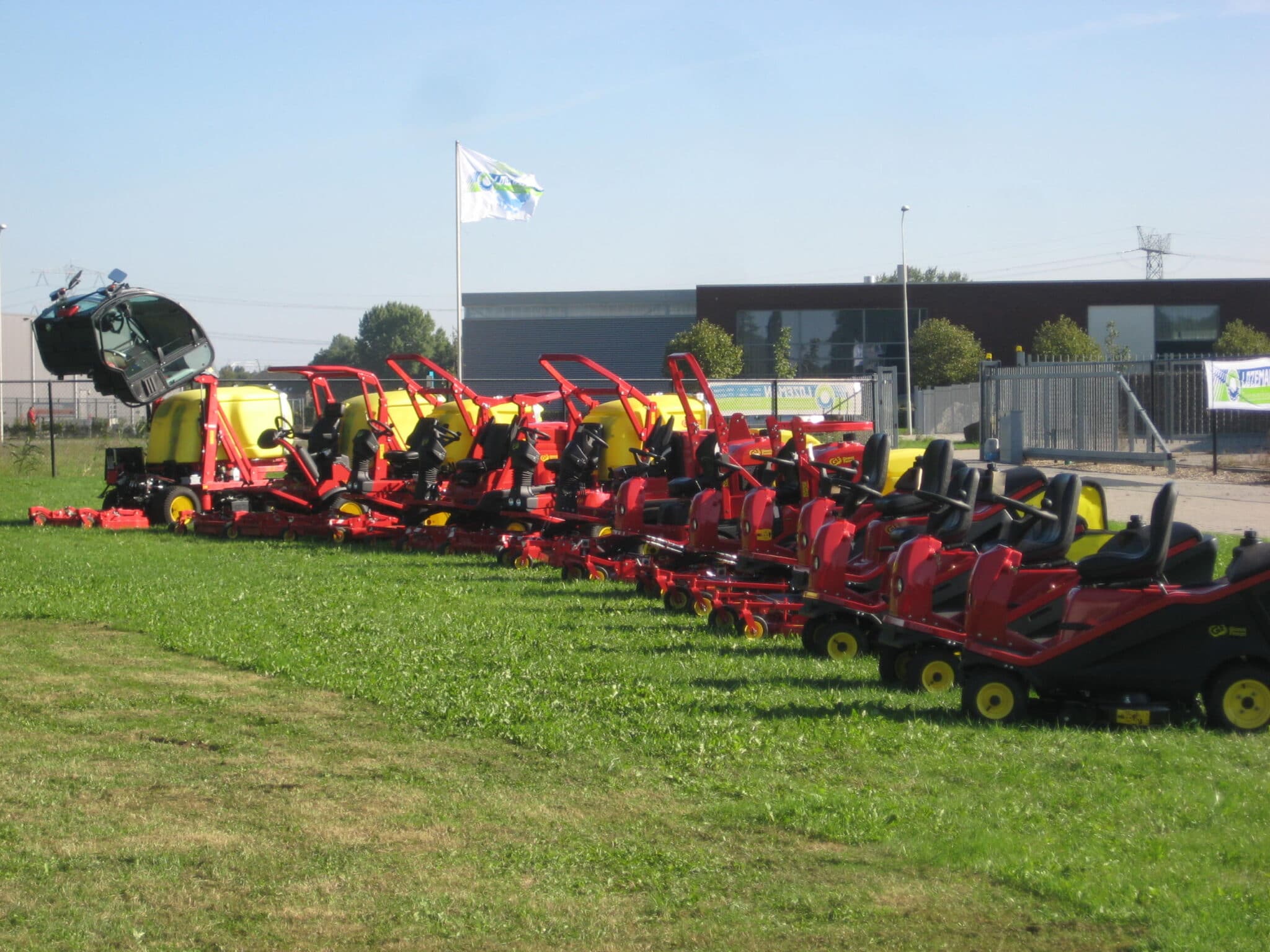 Tuinmachineshow bij Lozeman Tuinmachines in Elst