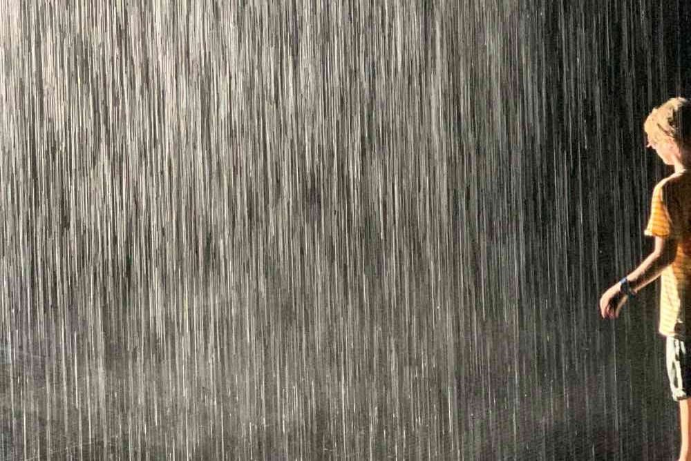 Rain Room in regen staan